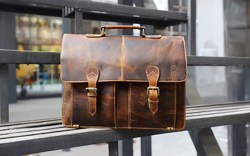 The Essential Satchel: A Must-Have in Your Wardrobe