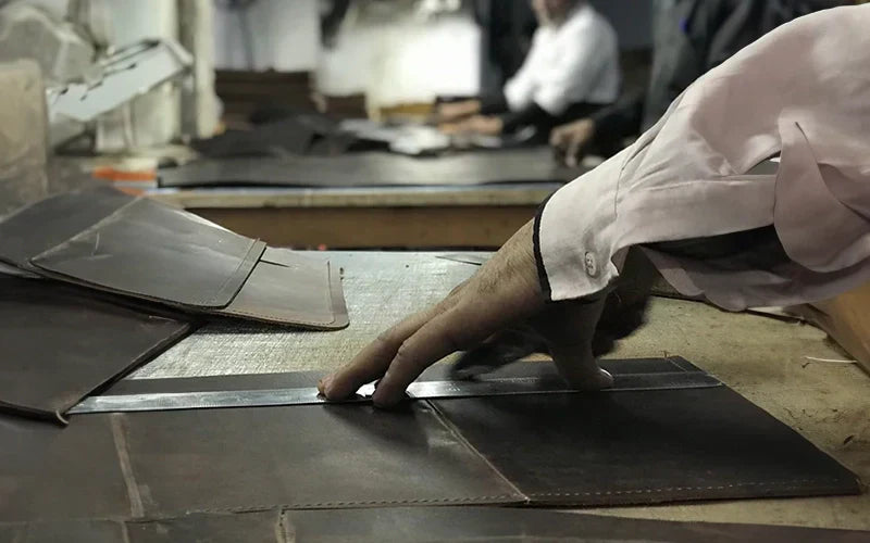 The Distinctive Qualities of Leather Bags