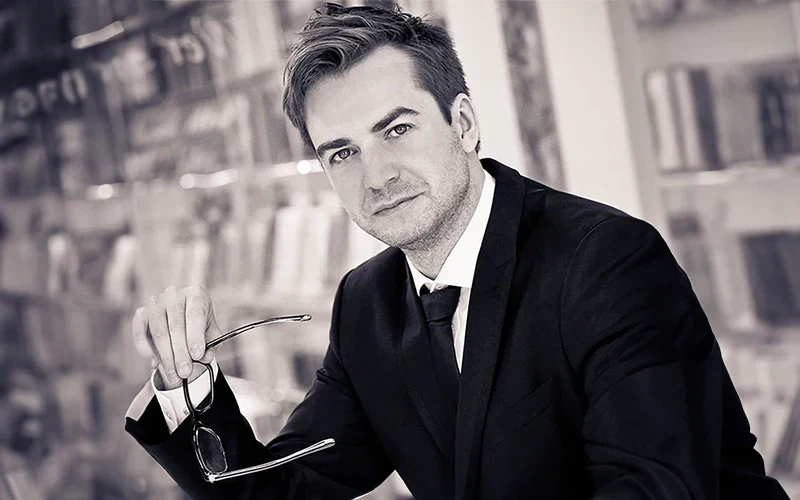 Top 3 Leather bags to impress during an interview