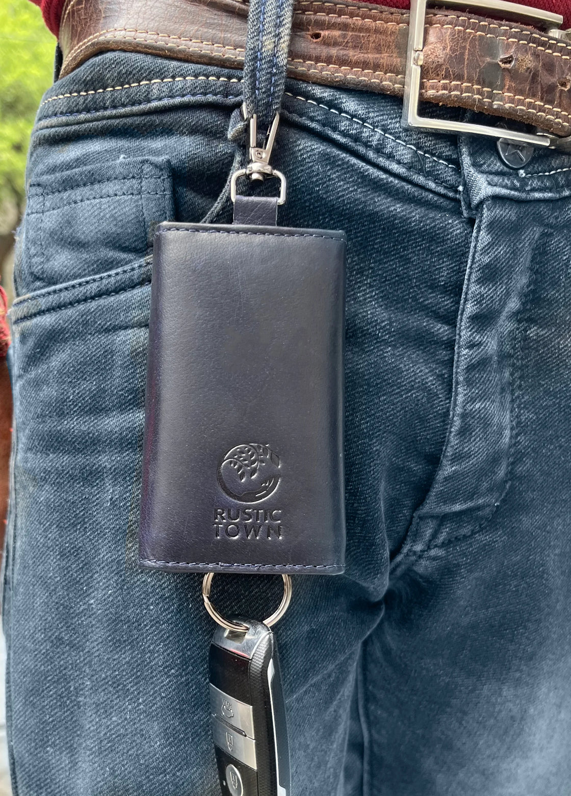 Leather Key Holder Smart Fob Car Key Loop Slim Keychain (Royal Blue)
