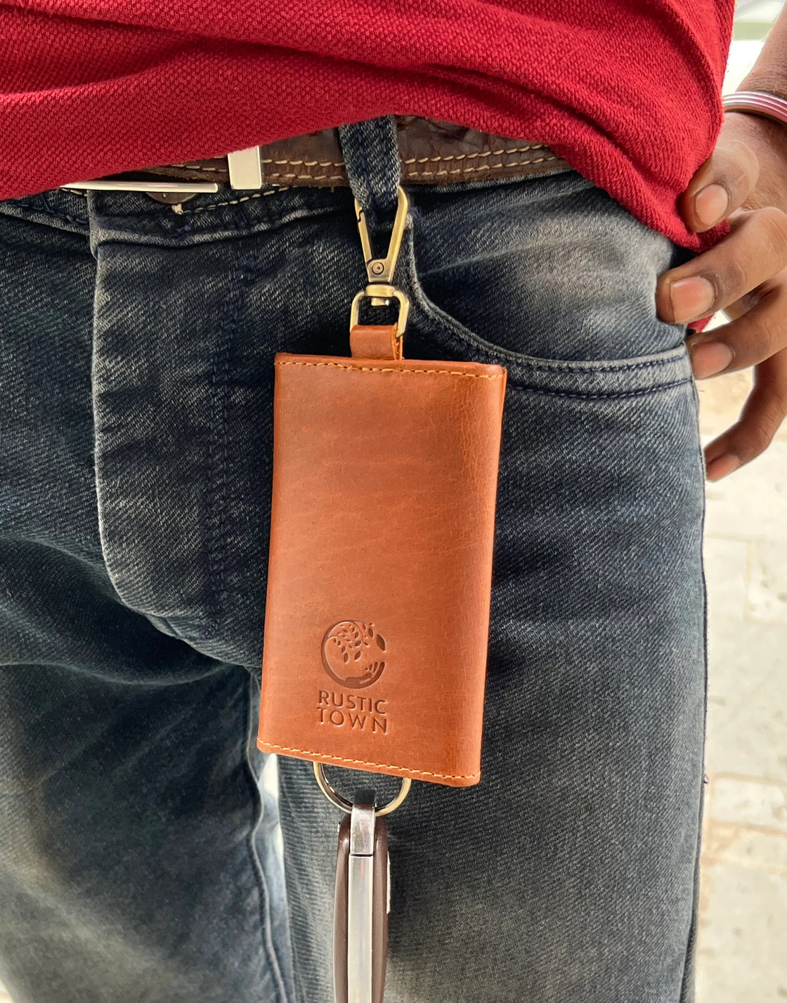 Leather Key Holder Smart Fob Car Key Loop Slim Keychain (Cognac)