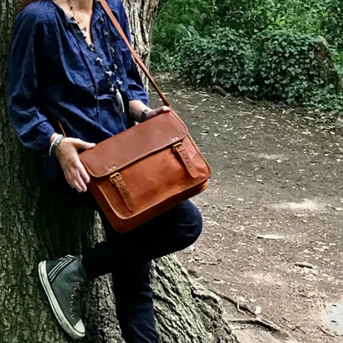 Leather messenger bag 15 laptop discount